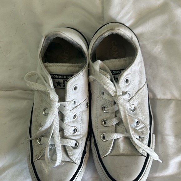 Converse White Low-Top Canvas Sneakers size 6 - Picture 5 of 5